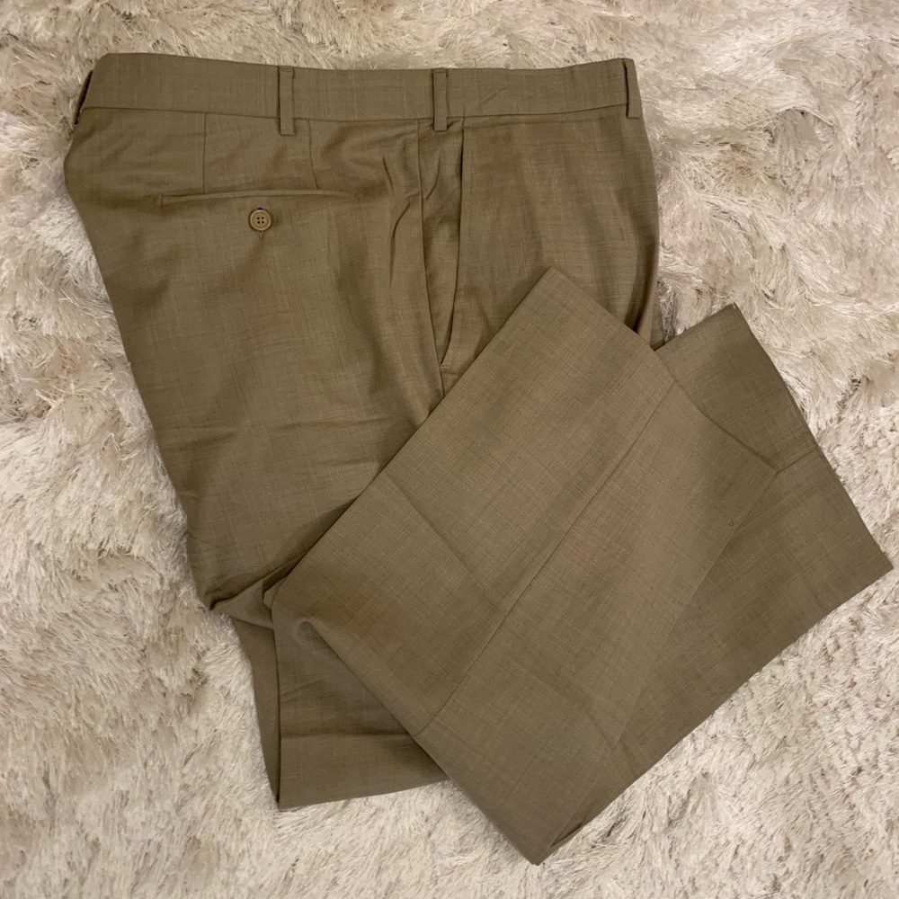 Santorelli flat front slacks. Brown/tan. Well cared for! 100% wool. Great value.